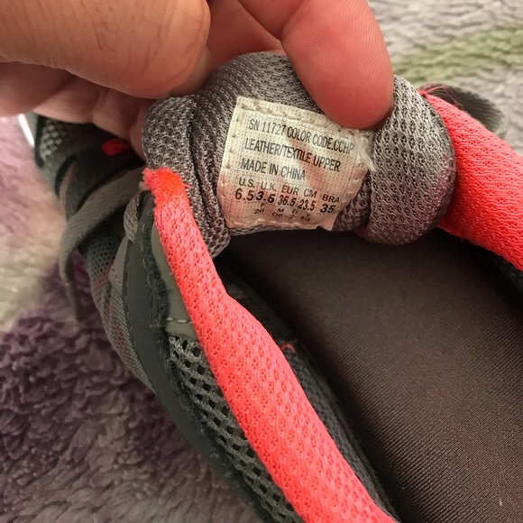 Skechers Women’s Spring Fever Sneaker Style 11727 - Picture 9 of 11